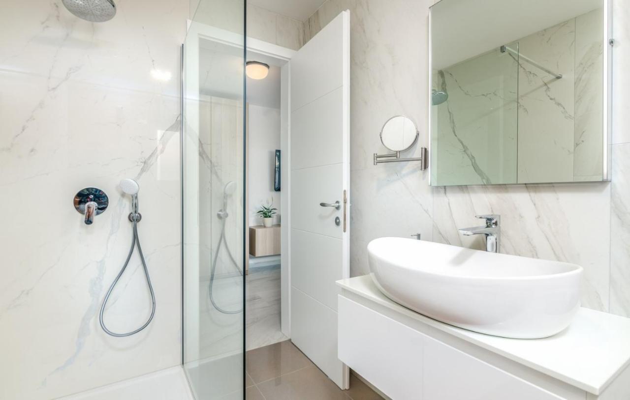 Modern Apartments Elle Malinska วานตาชิชี ภายนอก รูปภาพ